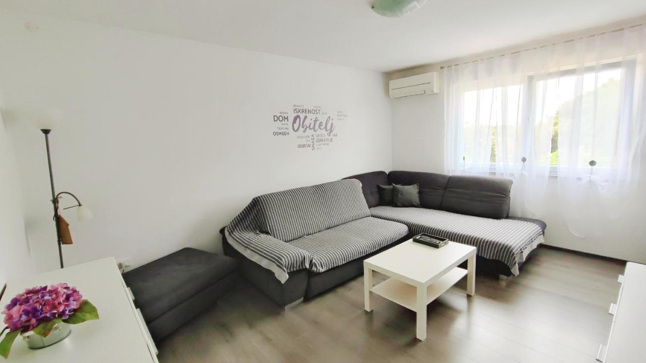 Apartment Jan 2+2 With Balcony Pula Exterior foto