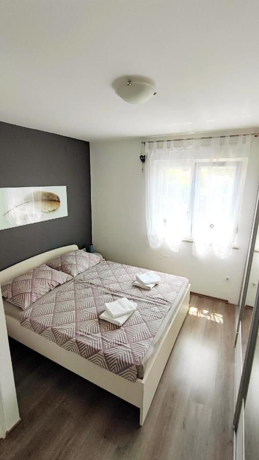 Apartment Jan 2+2 With Balcony Pula Exterior foto